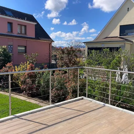 Dom wakacyjny Maison - Piscine Privee - 6 Personnes - 20 Min Du Centre A Pied