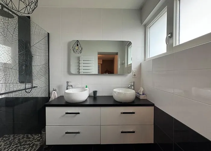 Maison - Piscine Privee - 6 Personnes - 20 Min Du Centre A Pied Dom wakacyjny