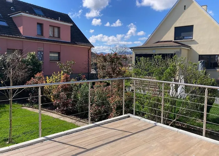 Dom wakacyjny Maison - Piscine Privee - 6 Personnes - 20 Min Du Centre A Pied