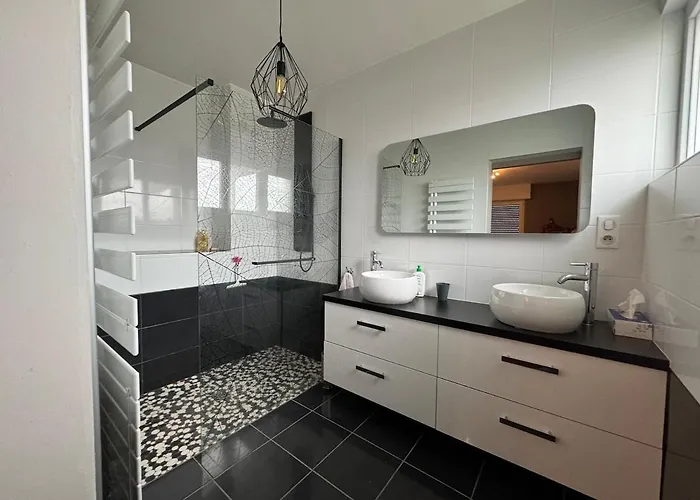 Maison - Piscine Privee - 6 Personnes - 20 Min Du Centre A Pied